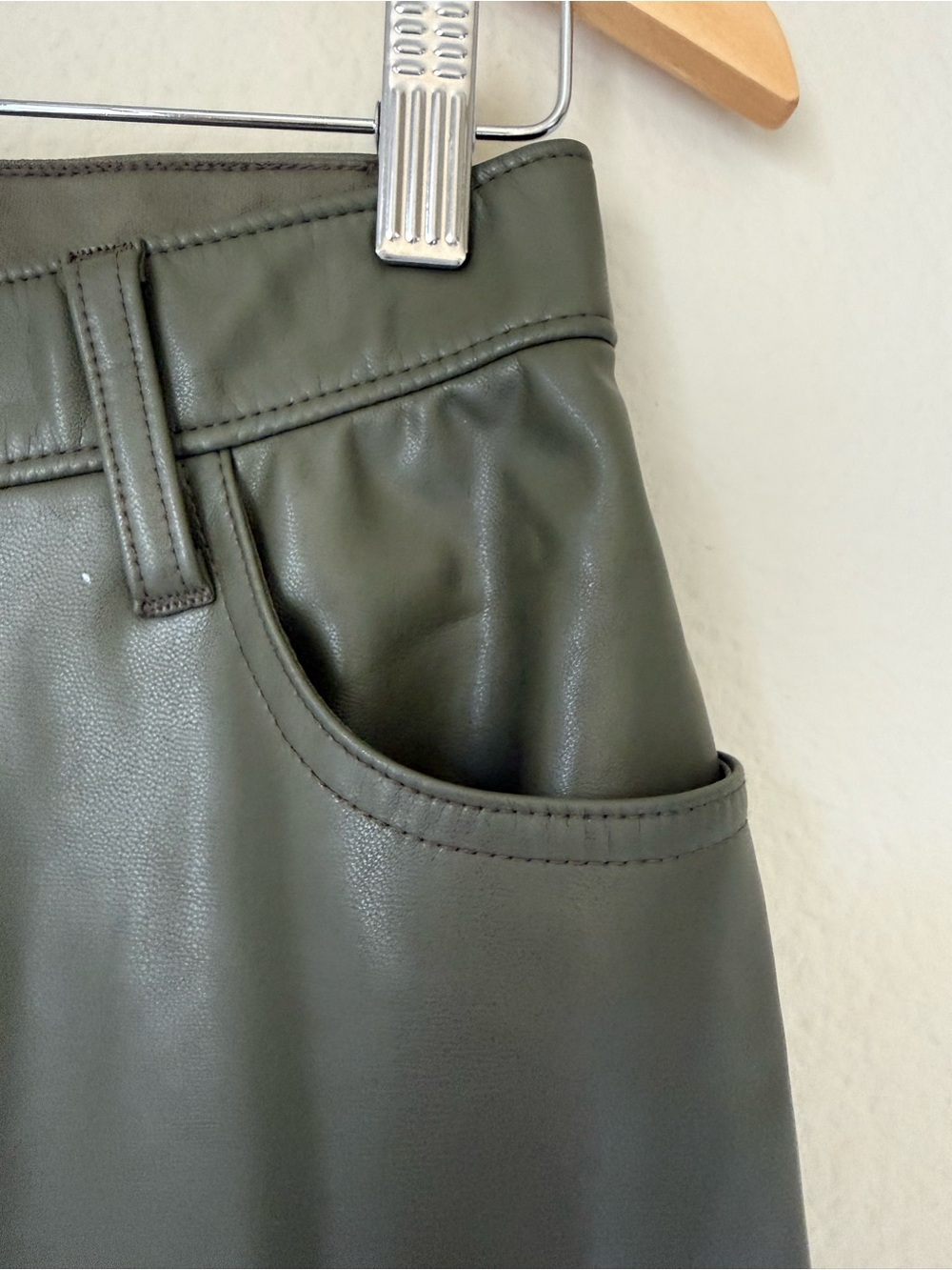 Abercrombie and Fitch Curve Love Vegan Leather Cargo 90s Relaxed Pants in Olive - Picture 3 of 14